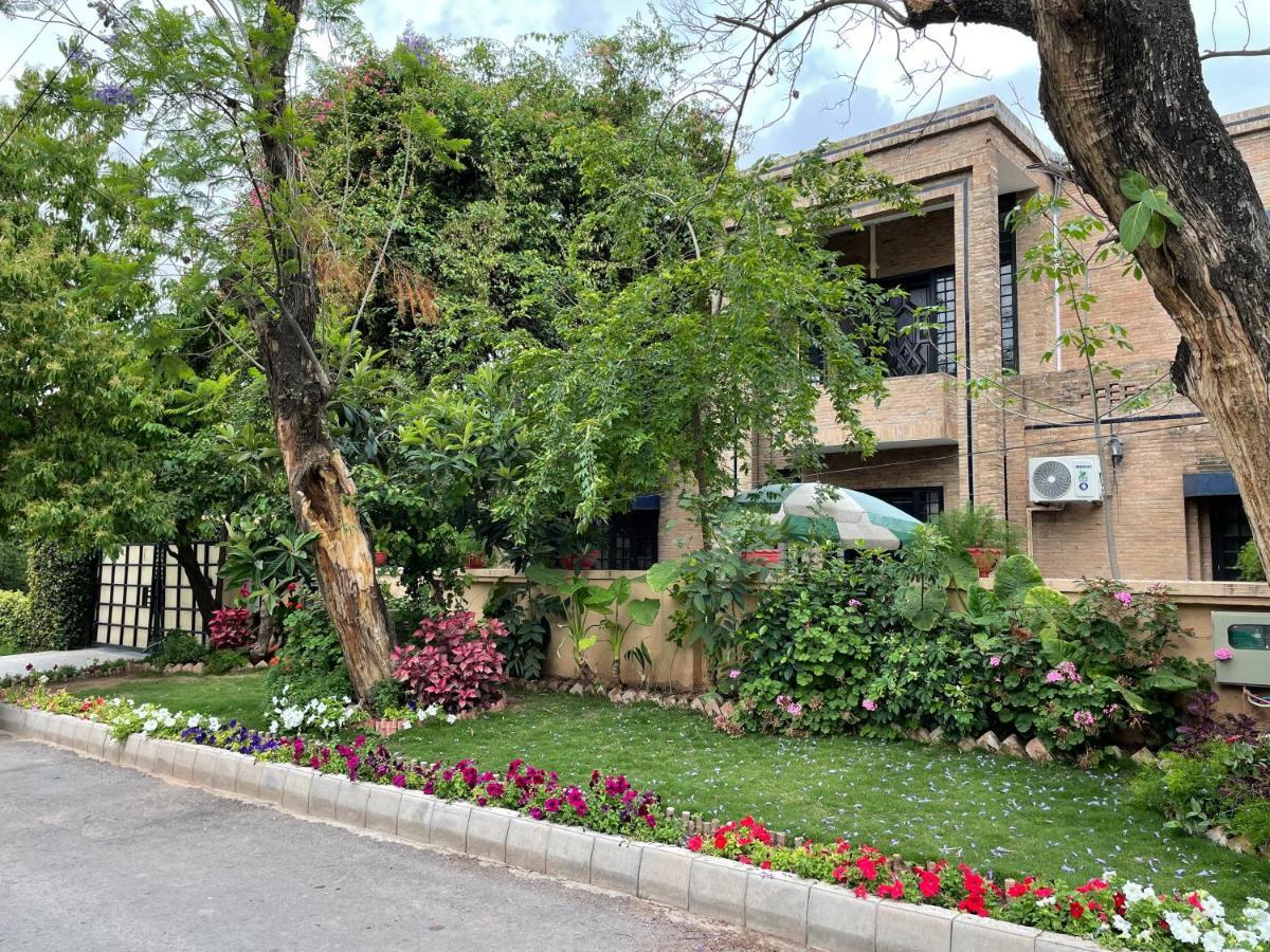 Riviera Courtyard Guest House 伊斯兰堡 外观 照片