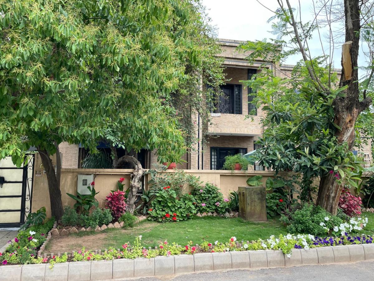 Riviera Courtyard Guest House 伊斯兰堡 外观 照片