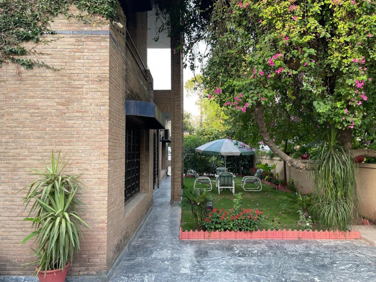 Riviera Courtyard Guest House 伊斯兰堡 外观 照片