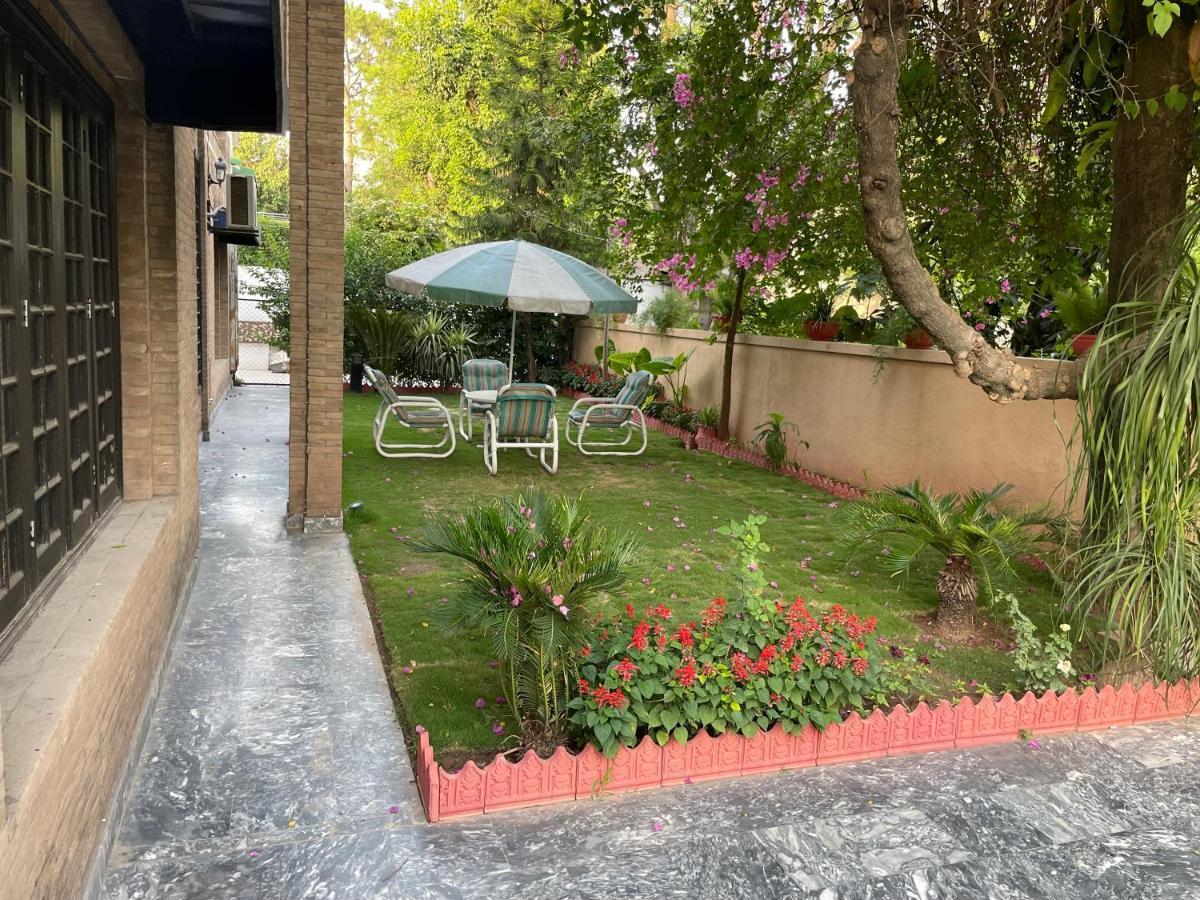 Riviera Courtyard Guest House 伊斯兰堡 外观 照片