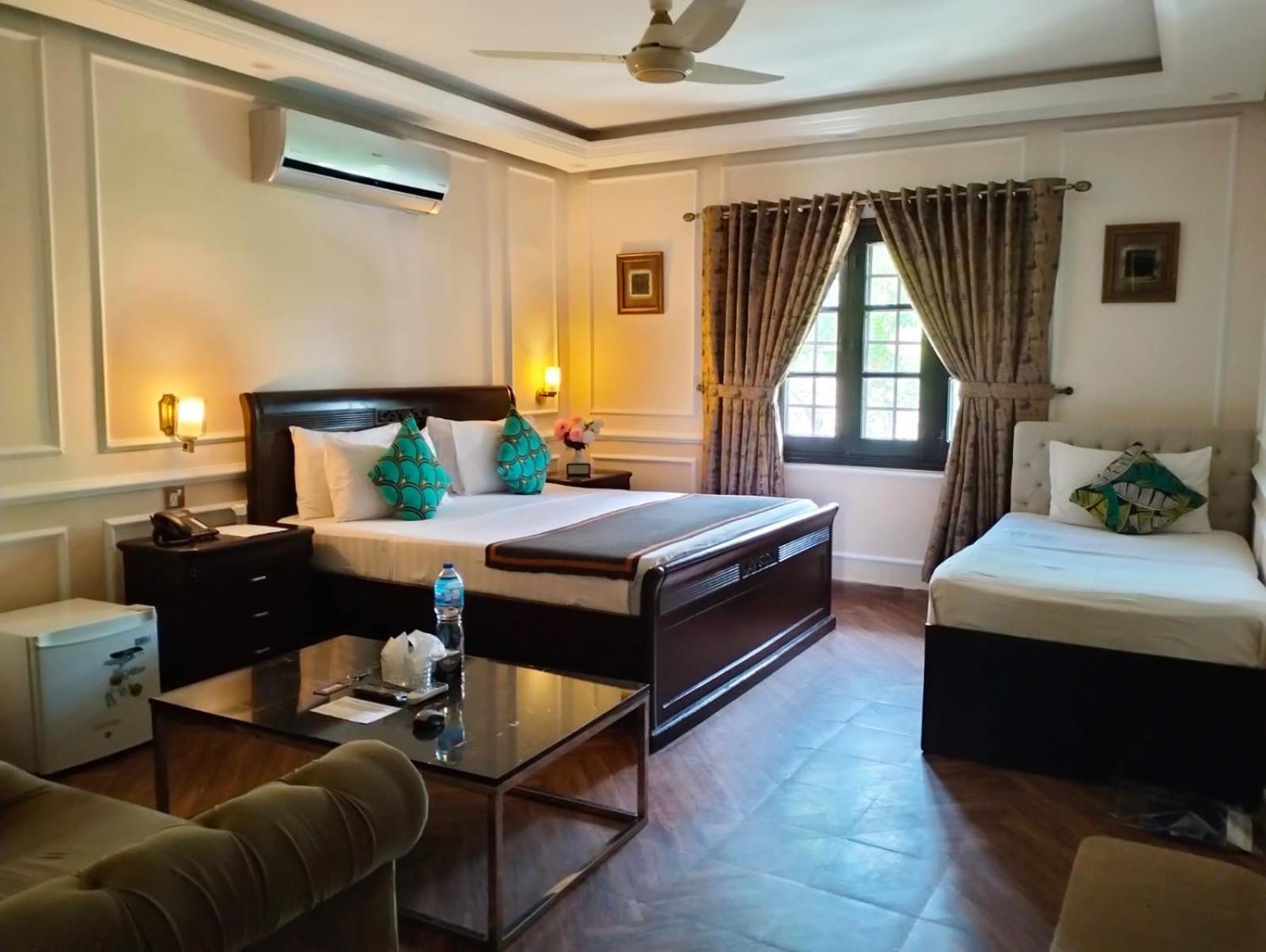 Riviera Courtyard Guest House 伊斯兰堡 外观 照片