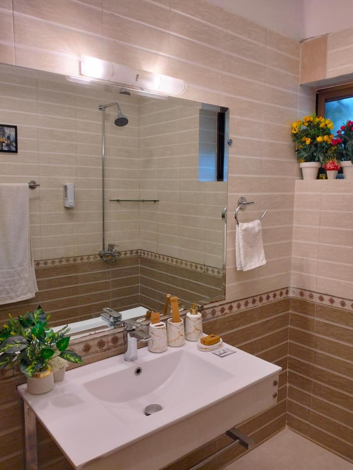 Riviera Courtyard Guest House 伊斯兰堡 外观 照片